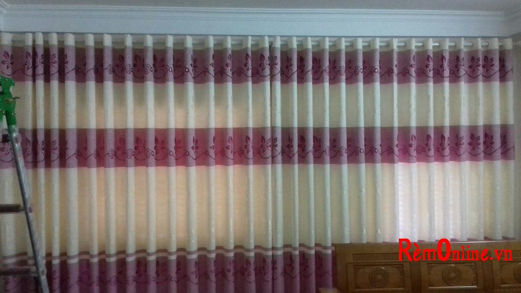 mua rèm vải chọn rèm thanh ngân có hoa văn kín đáo, sang trọng
