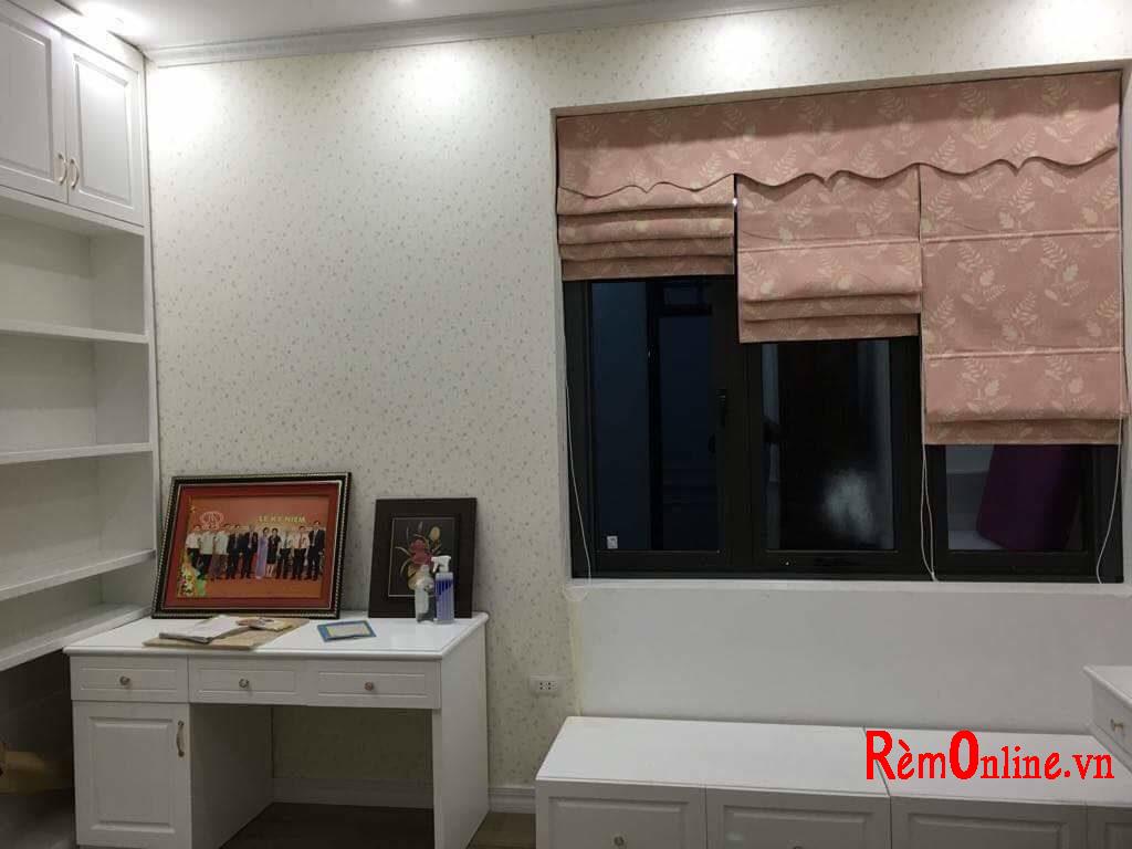 chúng ta chia rèm theo từng ô cửa để rèm rô man dễ sd