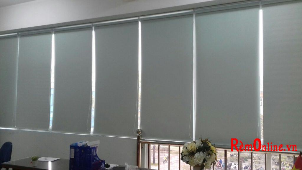 rèm cuốn cản sáng 100%