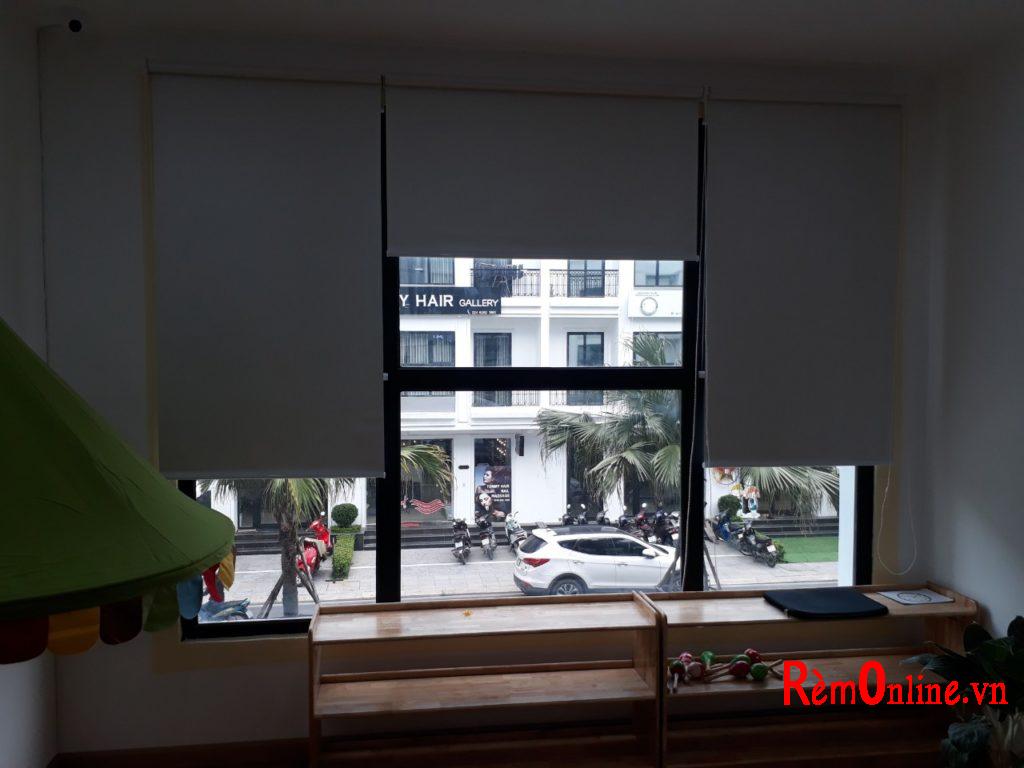 lắp đặt rèm cuốn