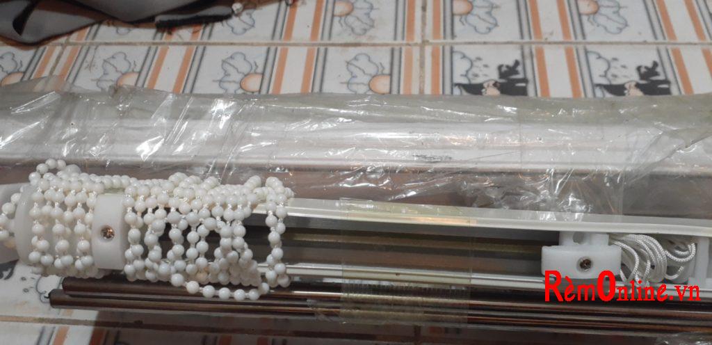 đây là phụ kiện thanh kéo rèm cửa rô man